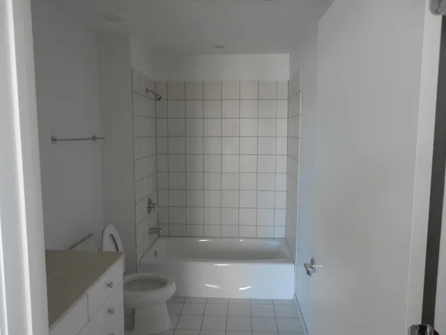 $3,750 | 8 East Randolph Street, Unit 2208, Chicago, IL 60601