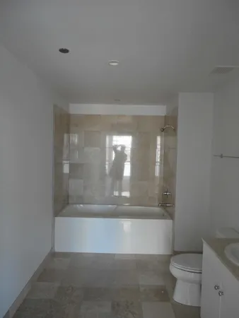 $3,750 | 8 East Randolph Street, Unit 2208, Chicago, IL 60601