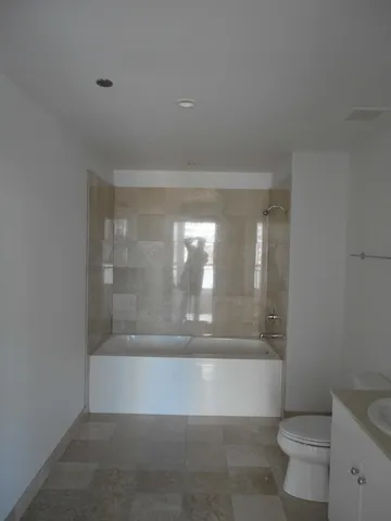 $3,750 | 8 East Randolph Street, Unit 2208, Chicago, IL 60601