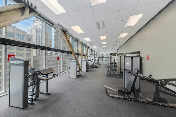 $3,750 | 8 East Randolph Street, Unit 2208, Chicago, IL 60601