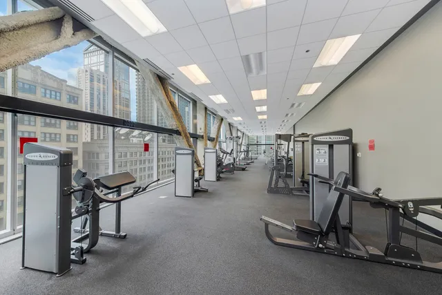 $3,750 | 8 East Randolph Street, Unit 2208, Chicago, IL 60601