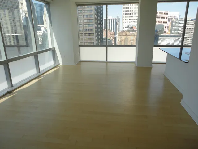 $3,750 | 8 East Randolph Street, Unit 2208, Chicago, IL 60601