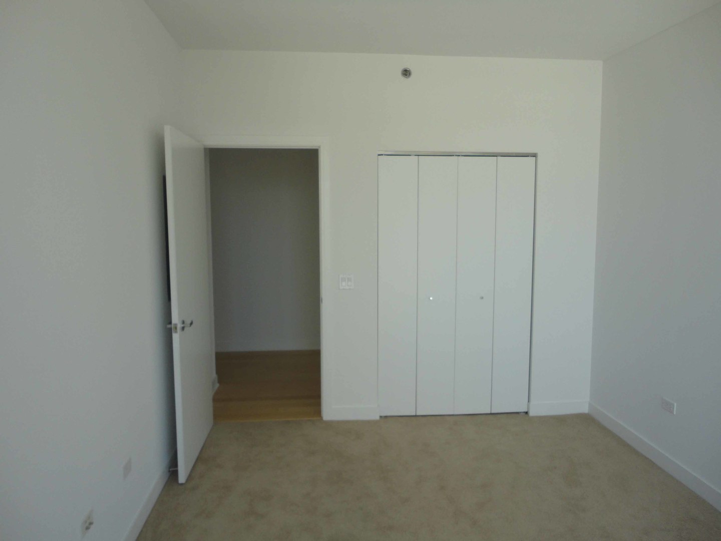 8 East Randolph Street, Unit 2208 Chicago, IL 60601 - Photo 7 of 23