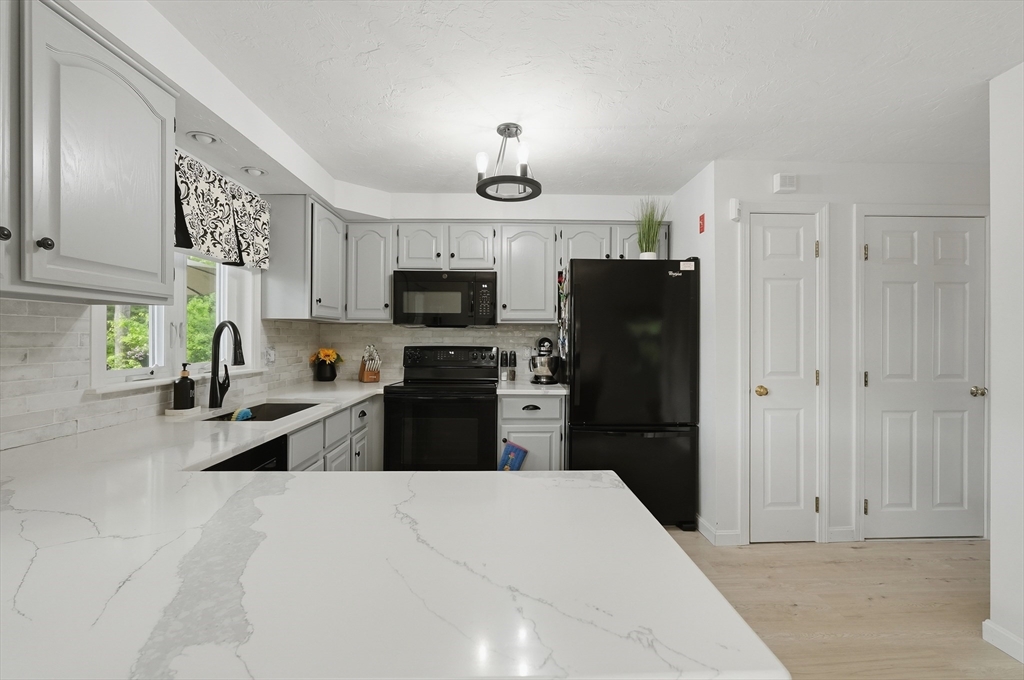 21 Basking Ridge, Unit 21 Middleboro, MA 02346 - Photo 9 of 29