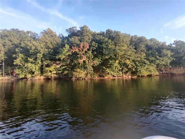 $299,000 | 190 Point View Court, Denton, NC 27239