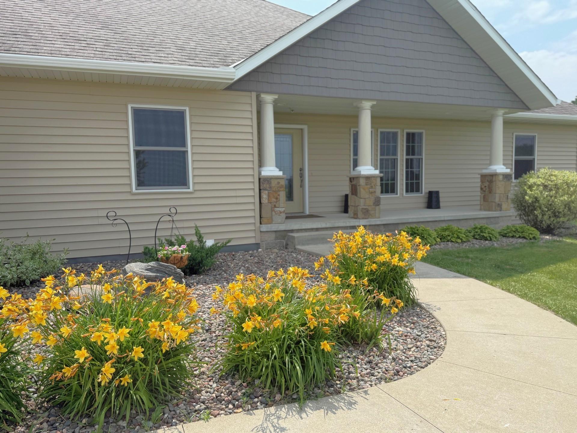 17216 County Road 5 Northwest New London, MN 56273 - Photo 13 of 84