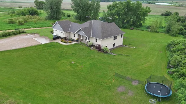 $767,000 | 17216 County Road 5 Northwest, New London, MN 56273