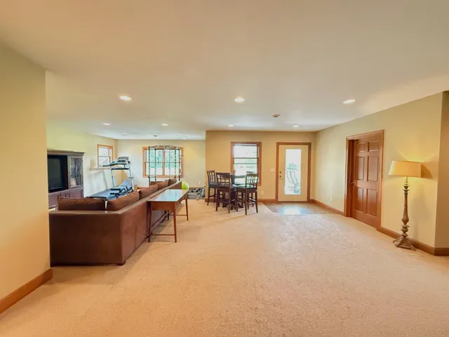 $747,000 | 17216 County Road 5 Northwest, New London, MN 56273