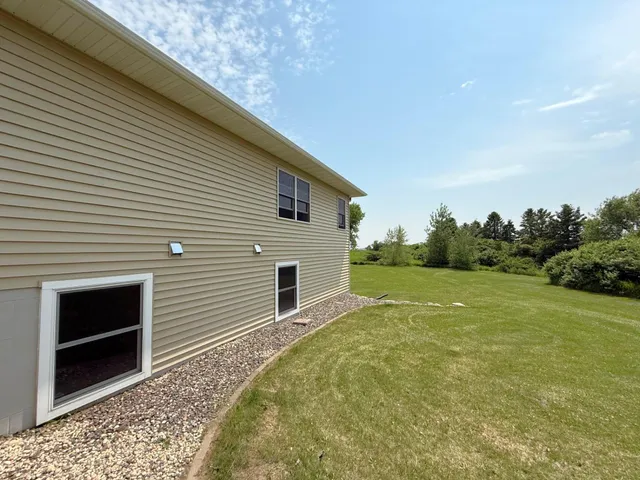 $747,000 | 17216 County Road 5 Northwest, New London, MN 56273