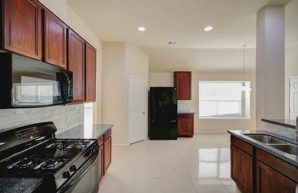 $2,500 | 15115 Russet Bend Lane, Cypress, TX 77429