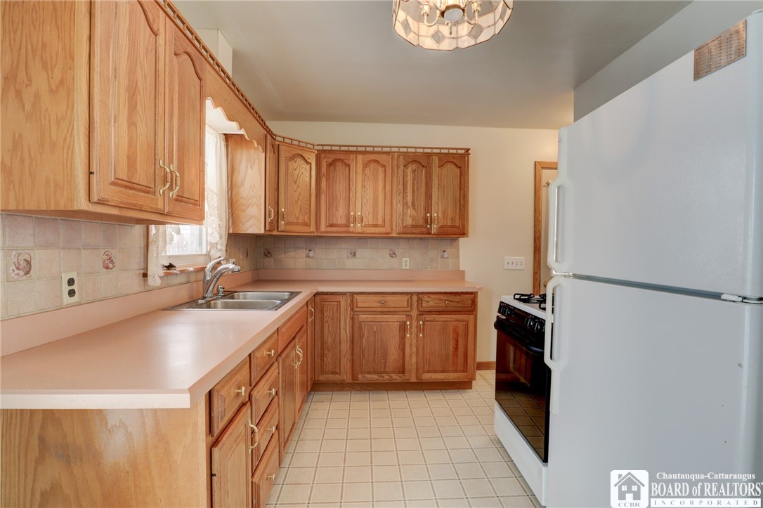 115 Myrtle Street Jamestown, NY 14701 - Photo 25 of 49