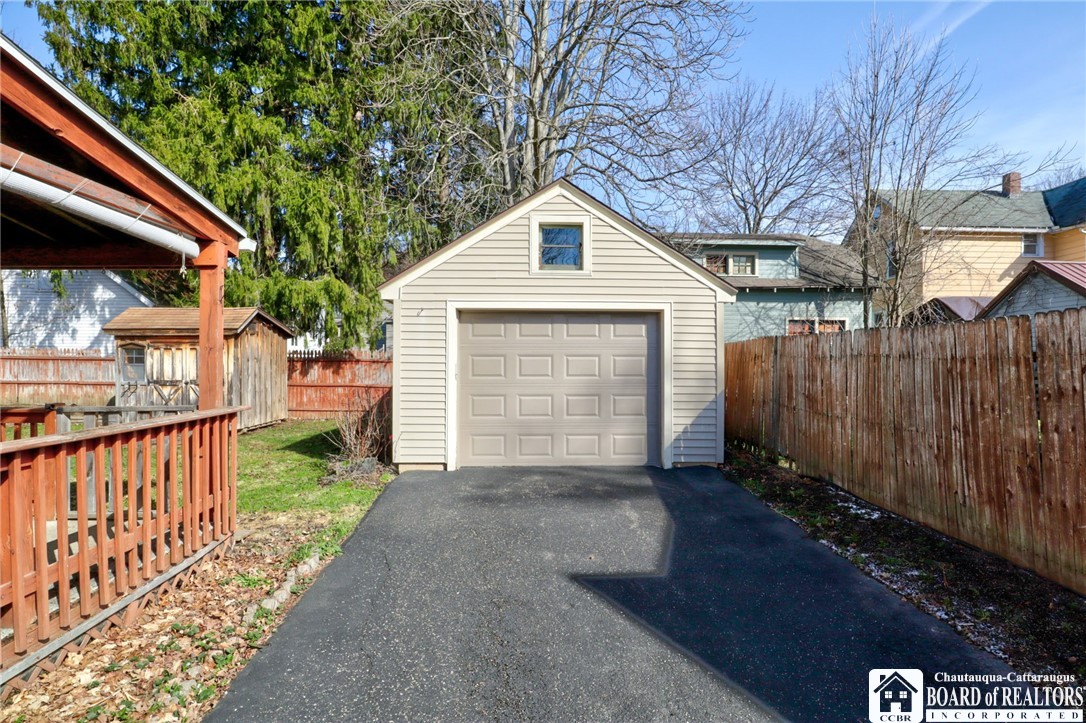 115 Myrtle Street Jamestown, NY 14701 - Photo 5 of 49