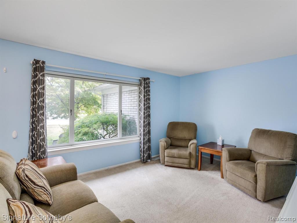 43805 Hanford Road Canton, MI 48187 - Photo 4 of 28