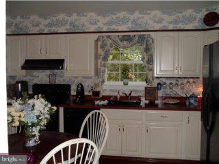 154 Silver Springs Road Phoenixville, PA 19460 - Photo 2 of 6 Gallery Image 2