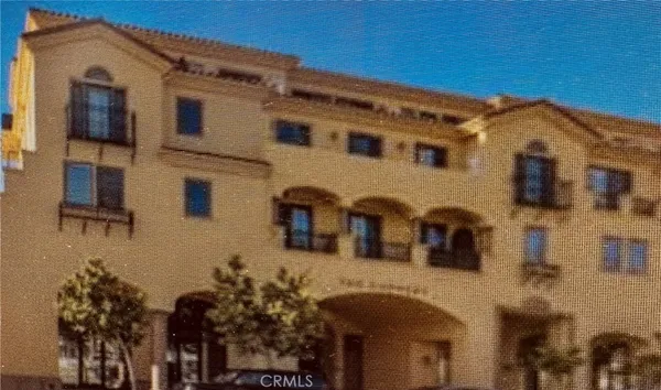 a large building with a lot of windows