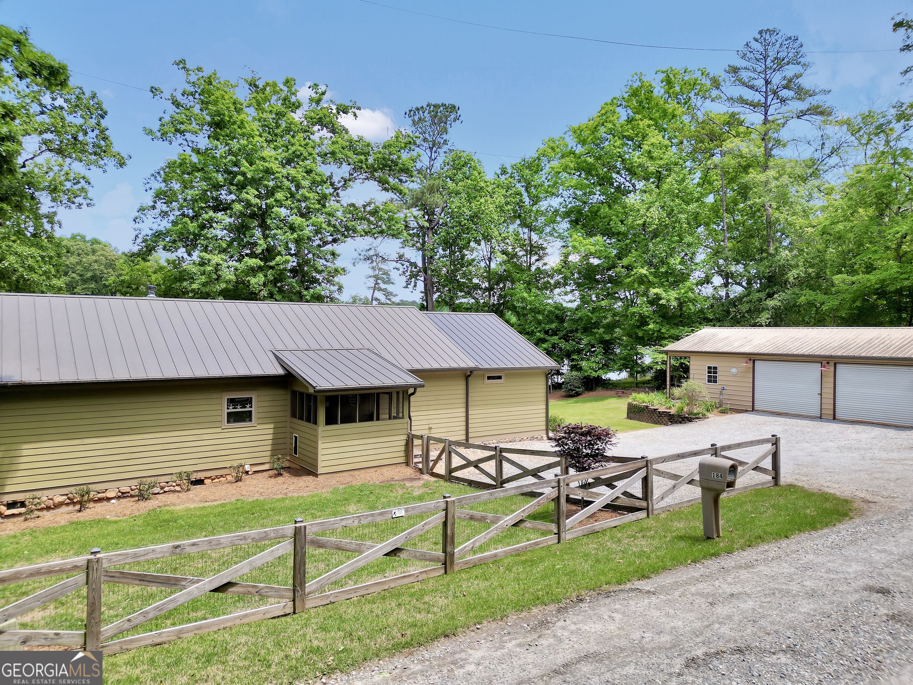 184 Bradley Road Jackson, GA 30233 - Photo 11 of 90