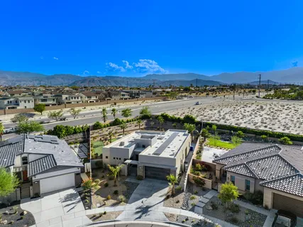 $1,050,000 | 74425 Zeppelin Drive, Palm Desert, CA 92211