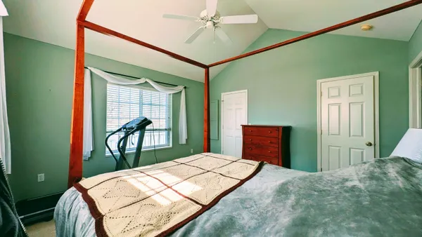 $325,000 | 2913 Lake Pointe Drive, Valparaiso, IN 46383