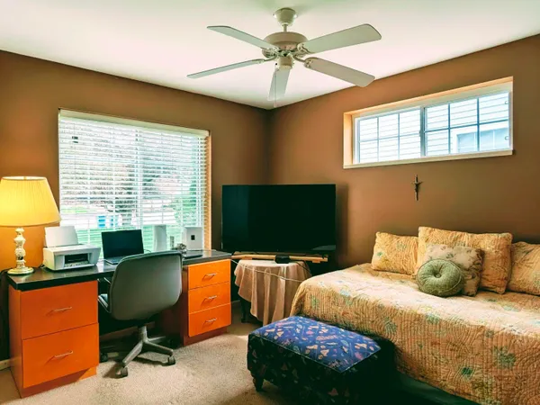 $325,000 | 2913 Lake Pointe Drive, Valparaiso, IN 46383