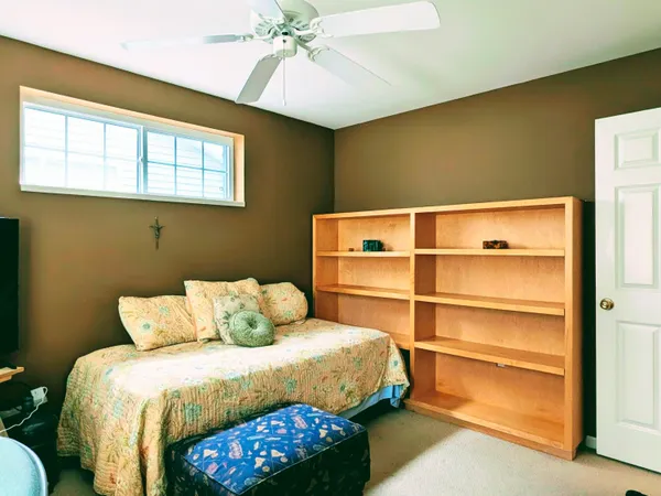$325,000 | 2913 Lake Pointe Drive, Valparaiso, IN 46383