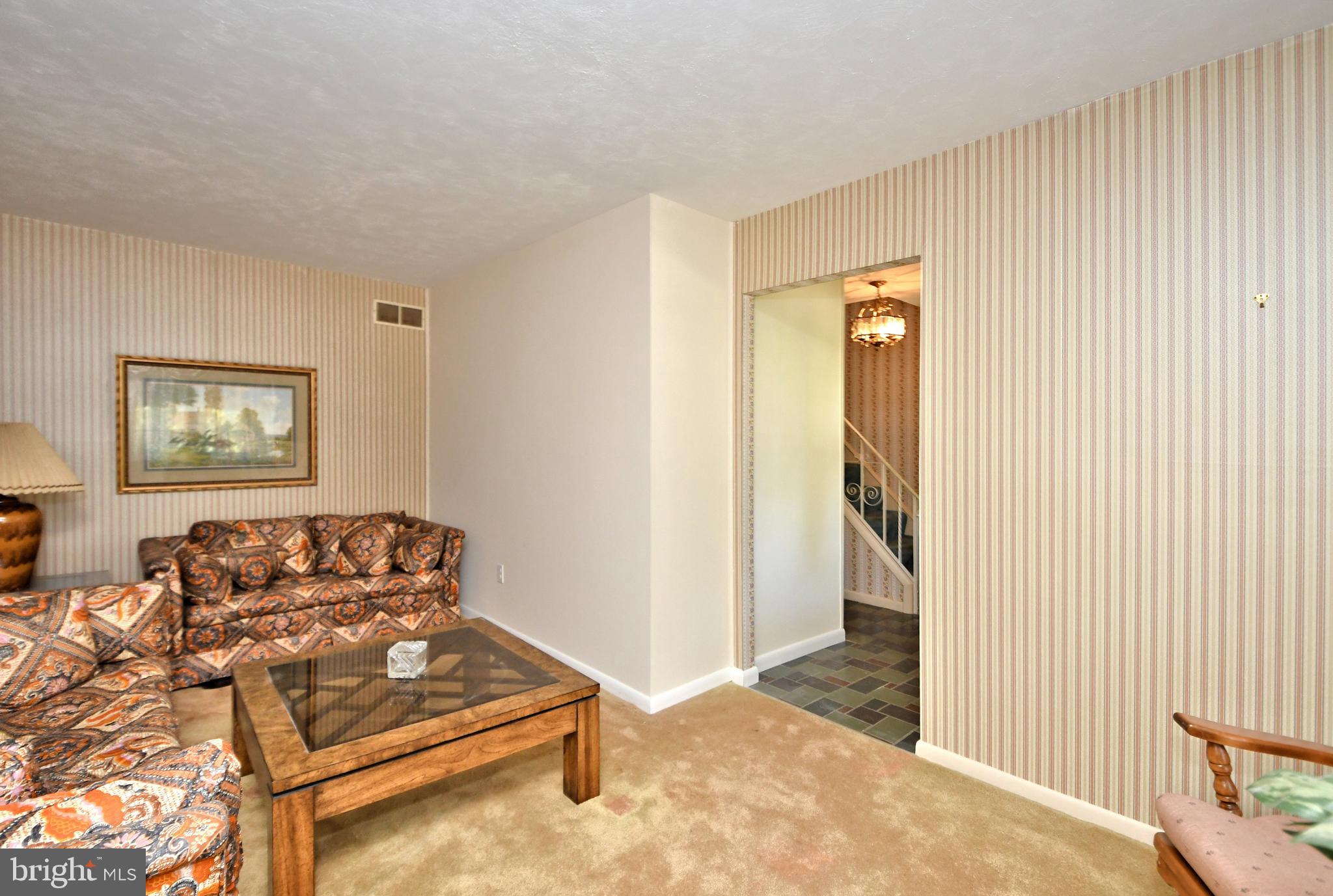 308 Paper Mill Road Oreland, PA 19075 - Photo 6 of 47 Living room