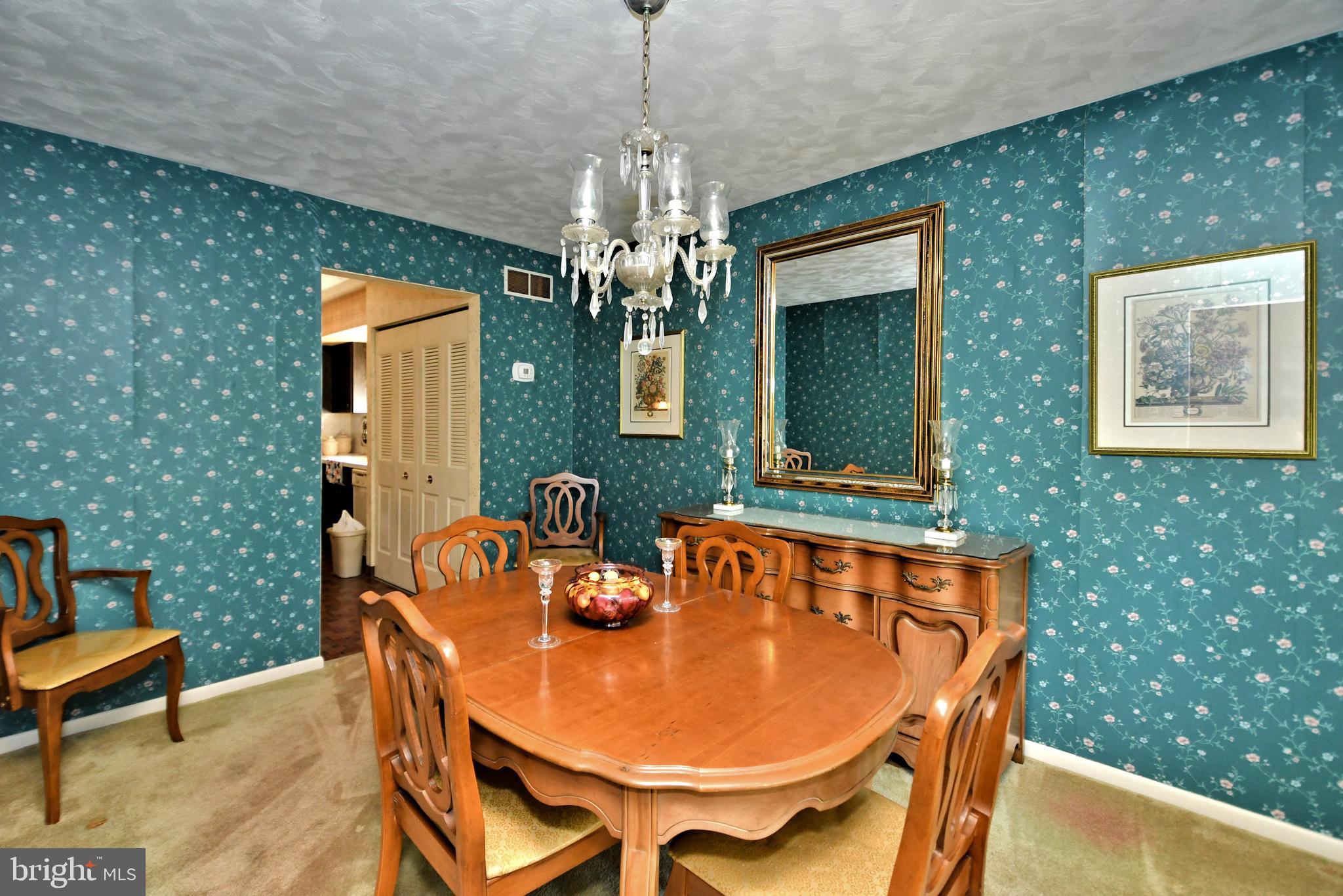 308 Paper Mill Road Oreland, PA 19075 - Photo 8 of 47 Dining room