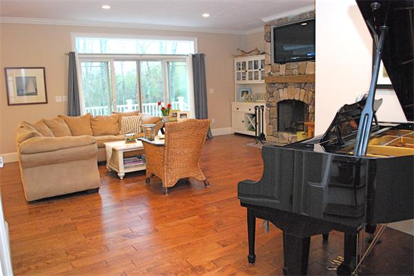 22 Village Road Pepperell, MA 01463 - Photo 9 of 30 Gallery Image 9