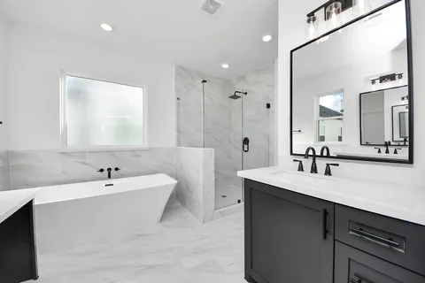 $395,999 | 723 Marcella Street, Unit D, Houston, TX 77091