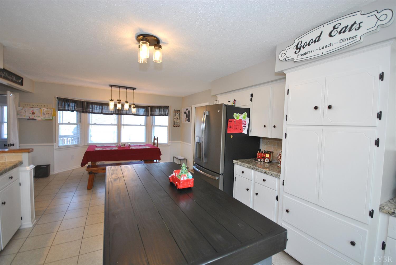 3350 Roaring Run Road Goode, VA 24556 - Photo 29 of 90 Kitchen