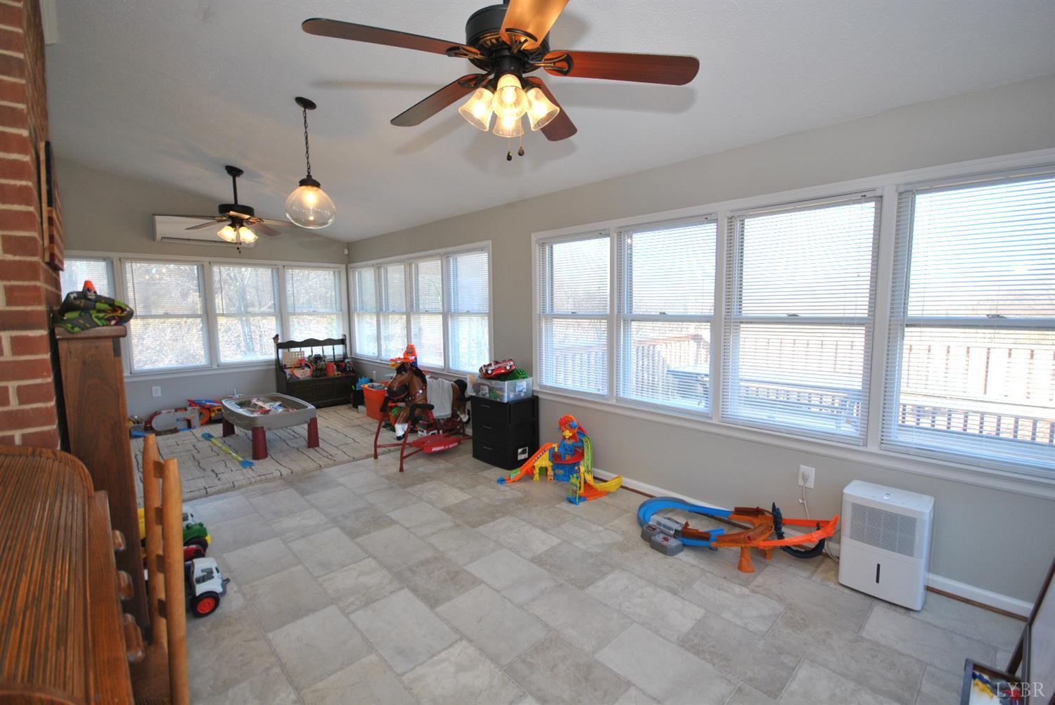 3350 Roaring Run Road Goode, VA 24556 - Photo 34 of 90 Sunroom