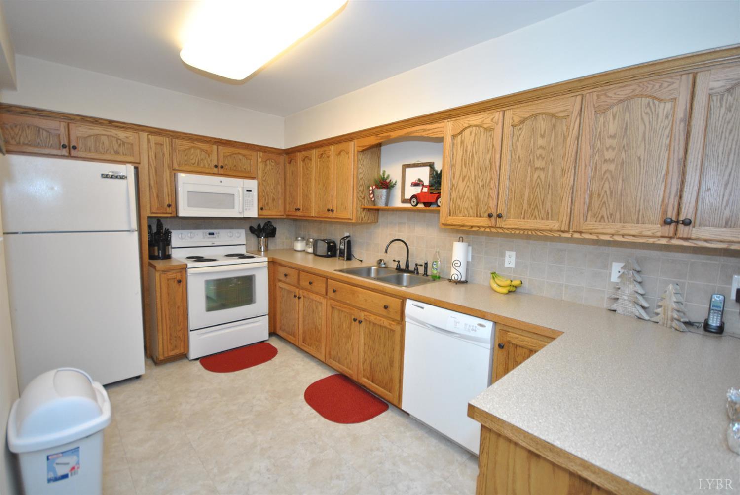 3350 Roaring Run Road Goode, VA 24556 - Photo 59 of 90 Apt Kitchen