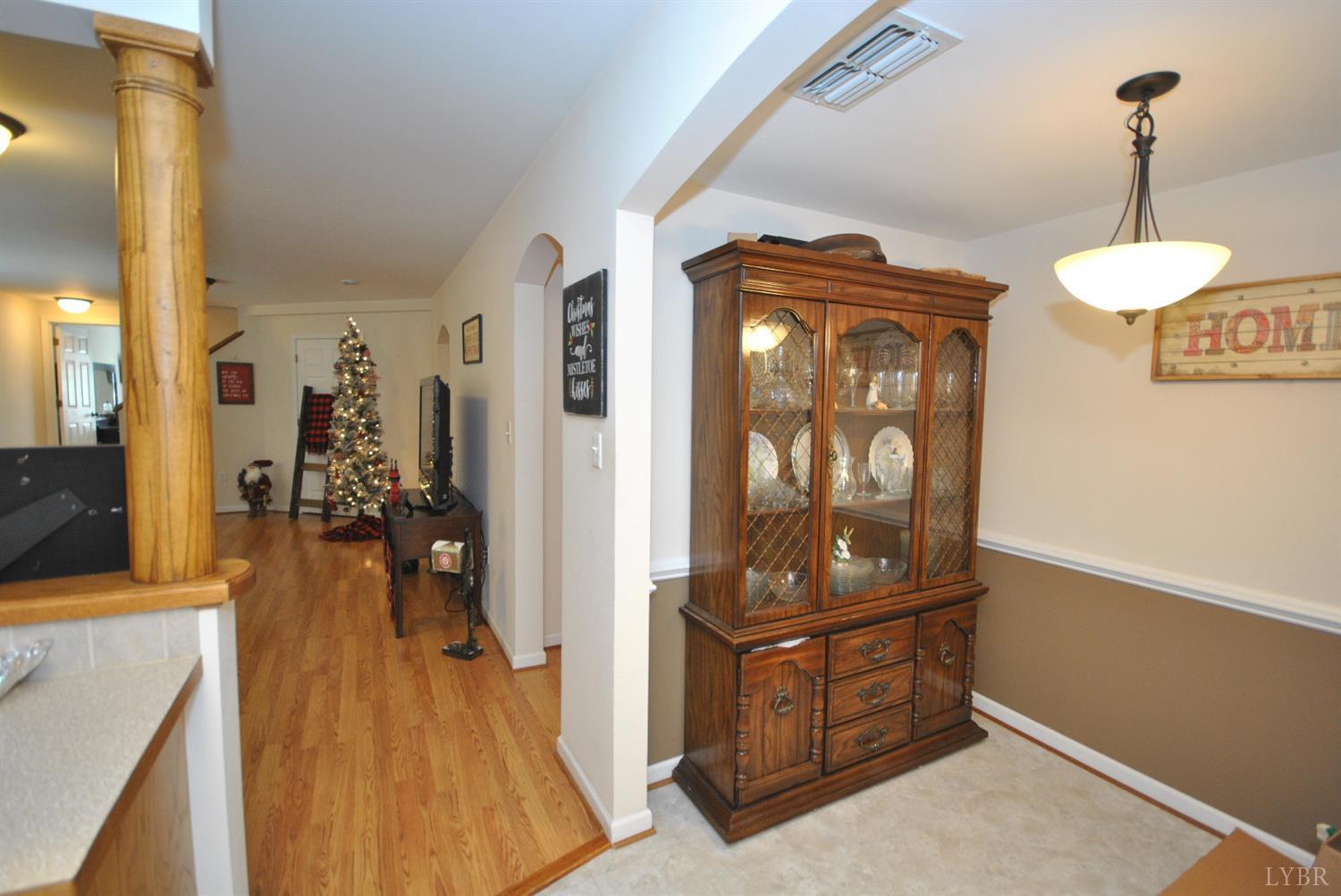 3350 Roaring Run Road Goode, VA 24556 - Photo 61 of 90 Apt Breakfast Area