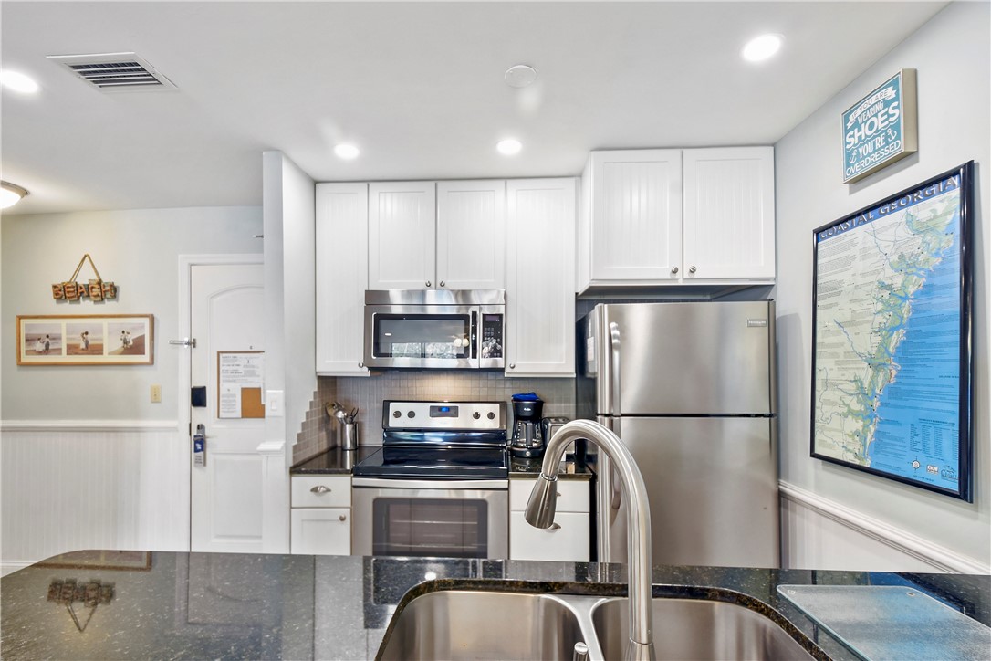 1175 North Beachview Drive North, Unit 332 Jekyll Island, GA 31527 - Photo 5 of 28