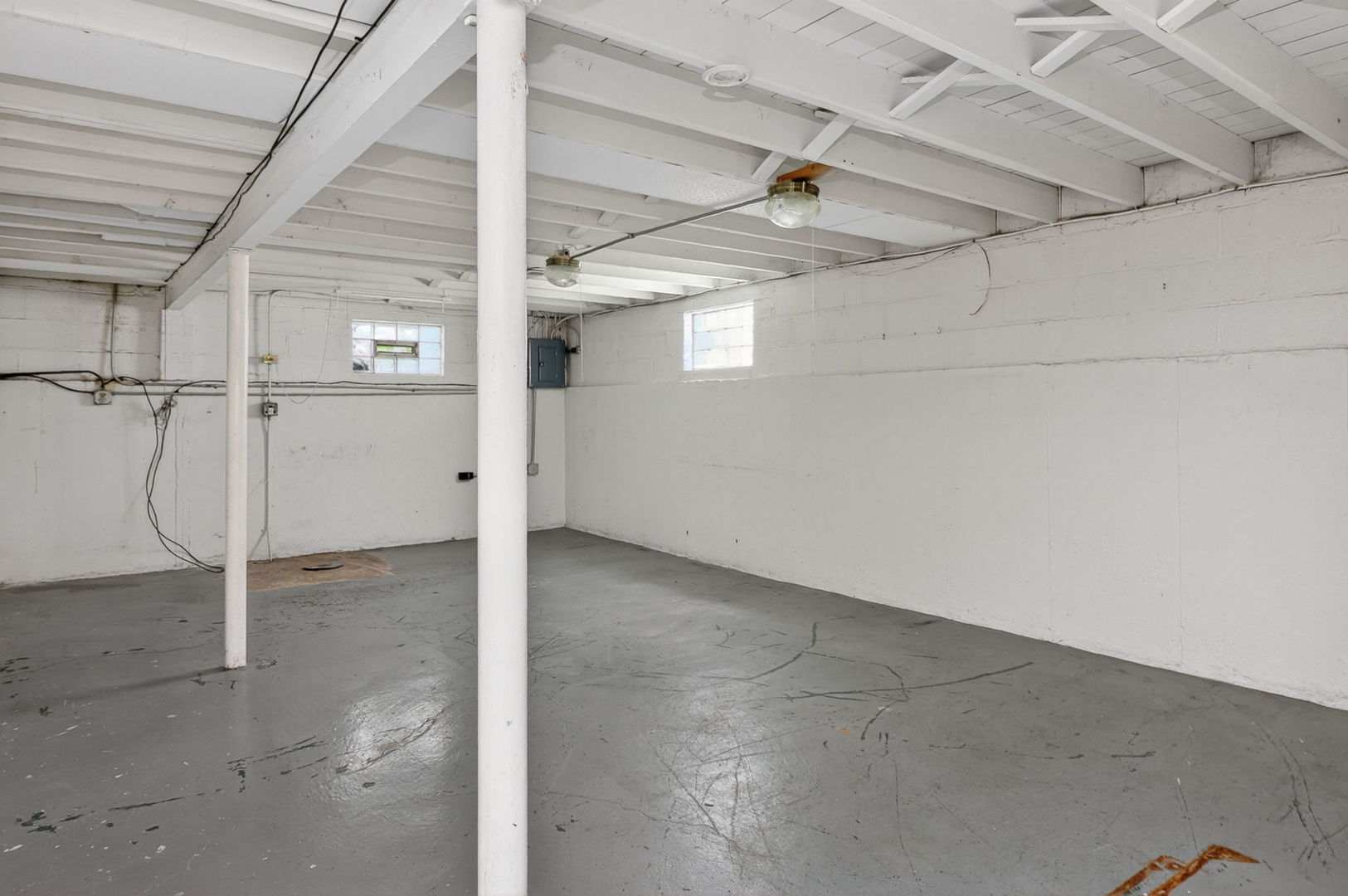2213 Park Avenue North Riverside, IL 60546 - Photo 12 of 20 a view of a room with rack on the wall