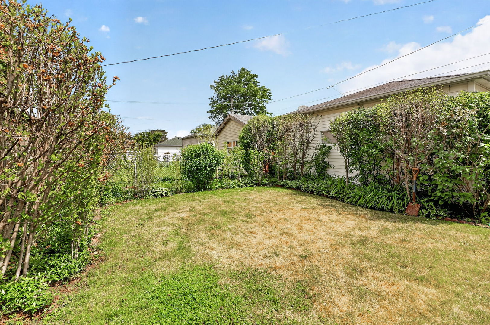 2213 Park Avenue North Riverside, IL 60546 - Photo 17 of 20 a view of a back yard of the building