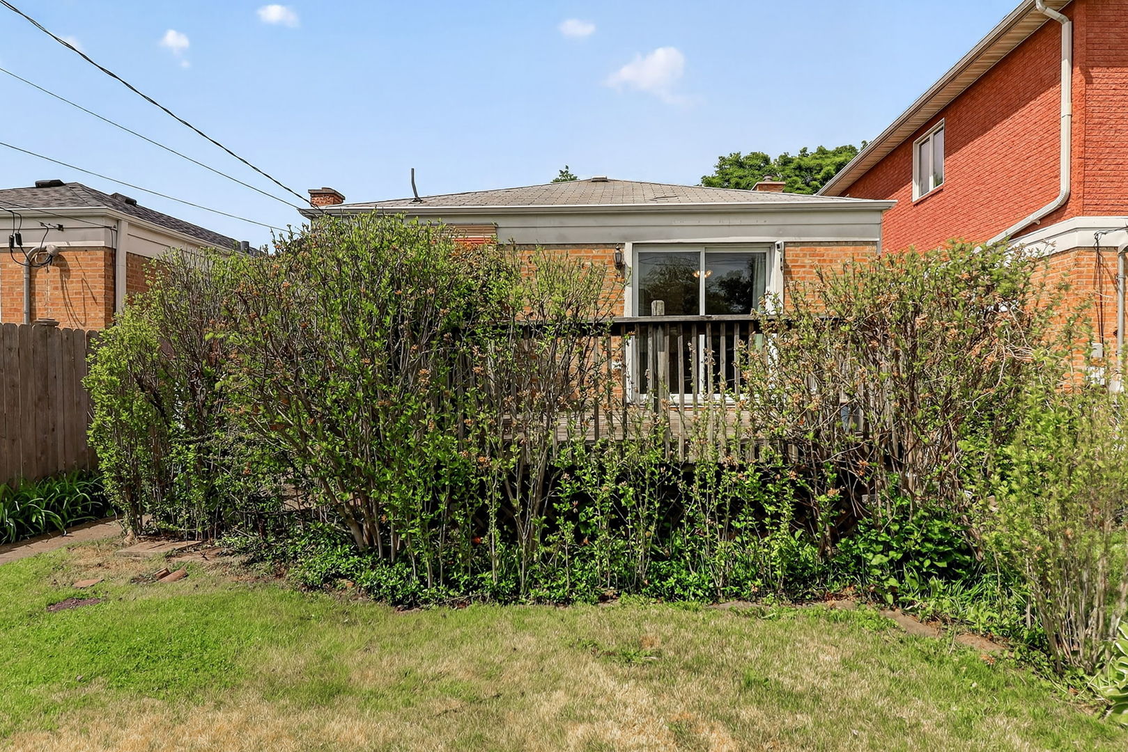 2213 Park Avenue North Riverside, IL 60546 - Photo 18 of 20 a front view of a house with a garden