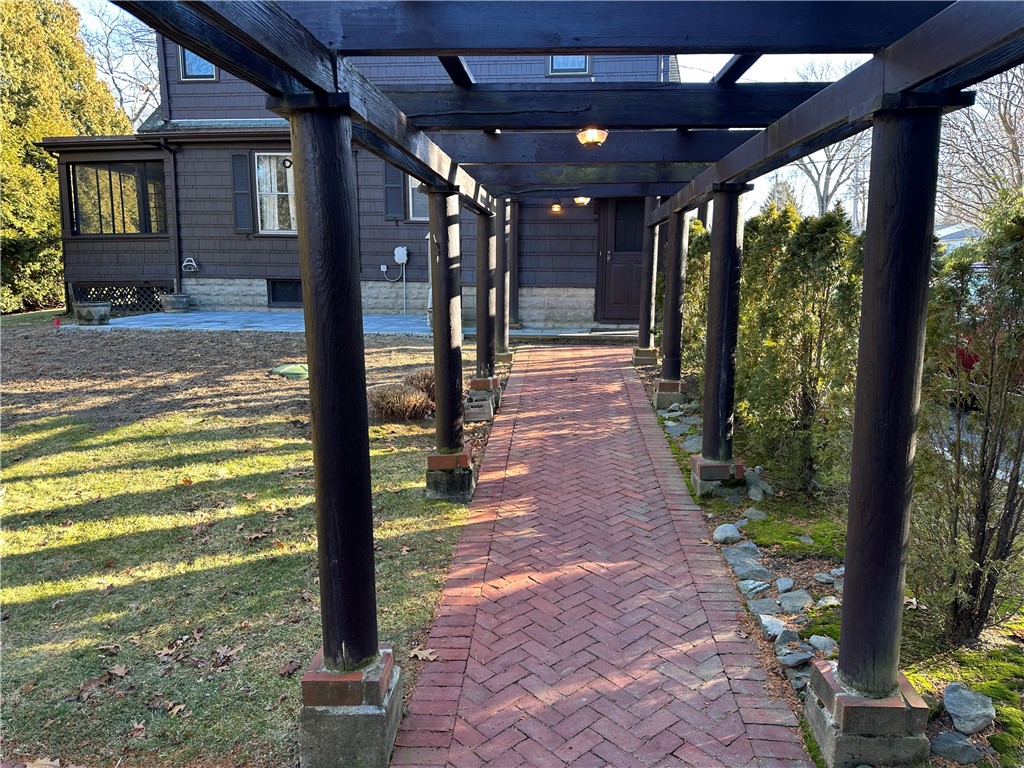 47 Clara Avenue Warwick, RI 02889 - Photo 12 of 44