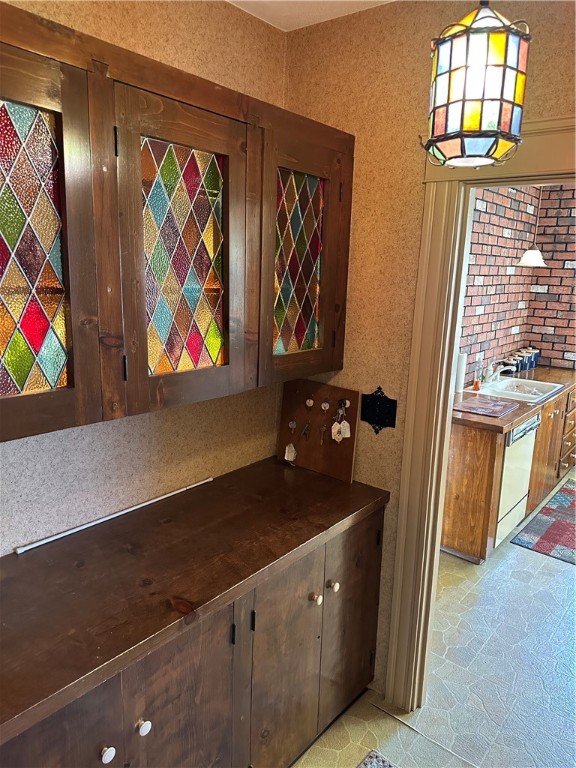 47 Clara Avenue Warwick, RI 02889 - Photo 19 of 44 Butlers Pantry