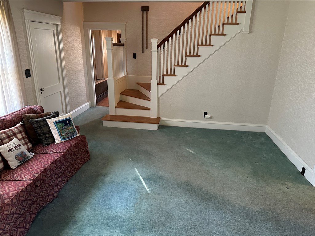 47 Clara Avenue Warwick, RI 02889 - Photo 24 of 44 Living room