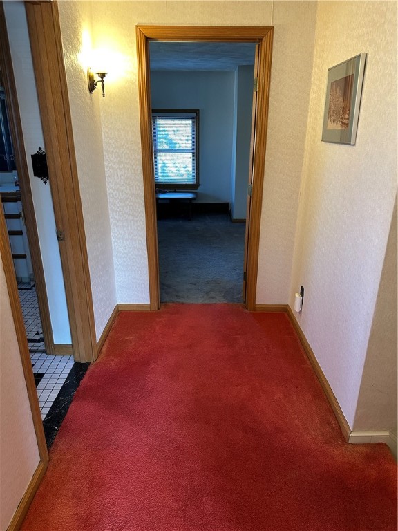 47 Clara Avenue Warwick, RI 02889 - Photo 40 of 44 2nd floor hallway