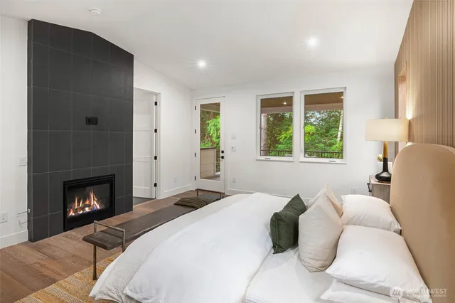 $4,495,000 | 10620 Northeast 28th Place, Bellevue, WA 98004