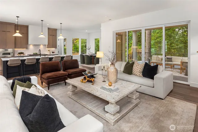 $4,495,000 | 10620 Northeast 28th Place, Bellevue, WA 98004