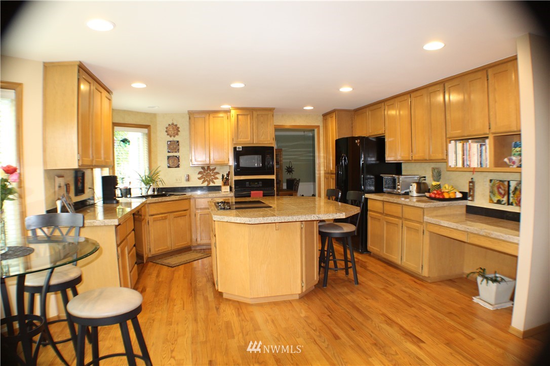 13830 Southeast 188th Street Renton, WA 98058 - Photo 9 of 25 Gallery Image 9