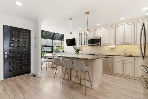$965,000 | 67 Villas Circle, Melville, NY 11747