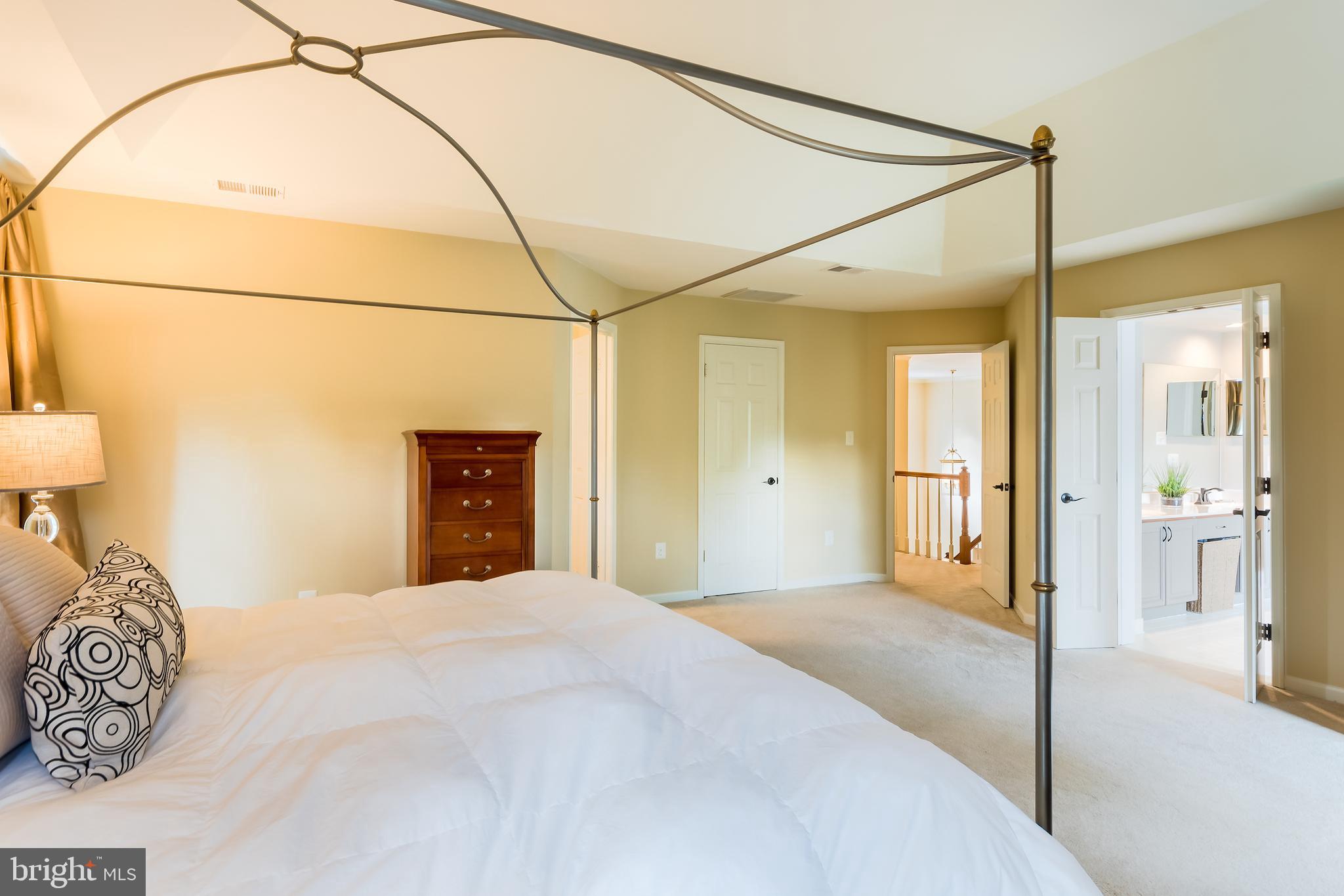8156 Ridge Creek Way Springfield, VA 22153 - Photo 39 of 57 Luxurious master suite