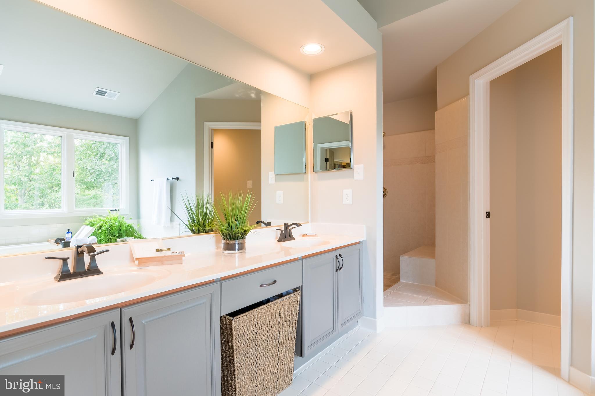 8156 Ridge Creek Way Springfield, VA 22153 - Photo 41 of 57 Master bathroom