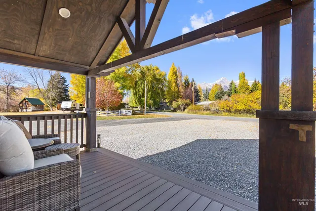 $650,000 | 107 Willow Street, Mackay, ID 83251