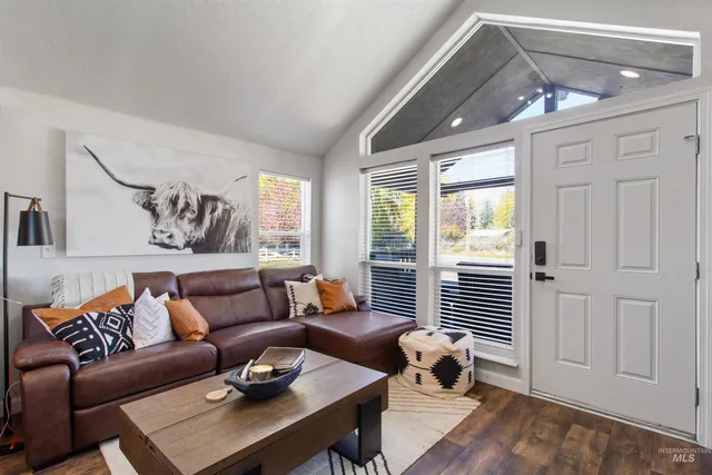 $650,000 | 107 Willow Street, Mackay, ID 83251