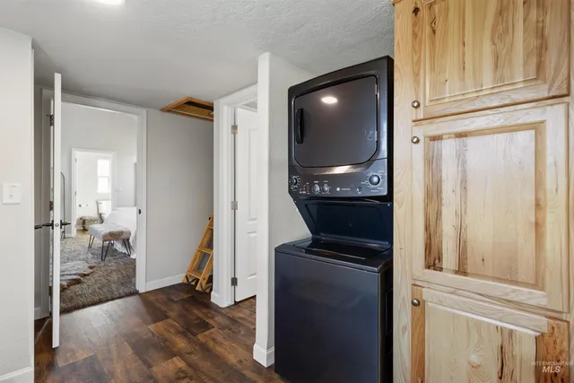 $650,000 | 107 Willow Street, Mackay, ID 83251