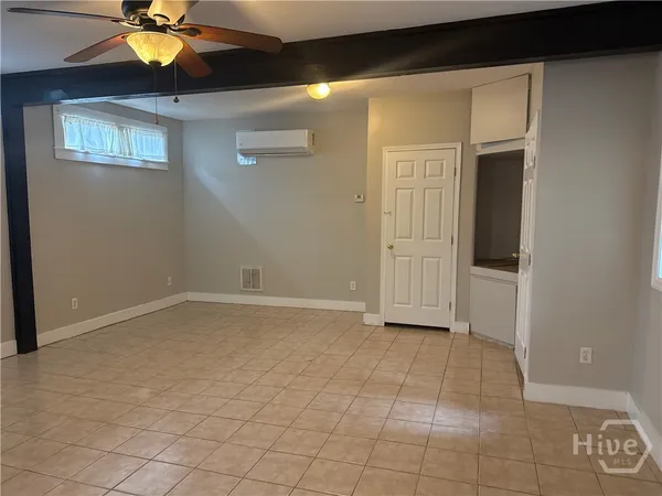 $1,000 | 836 East Henry Street, Unit D, Savannah, GA 31401